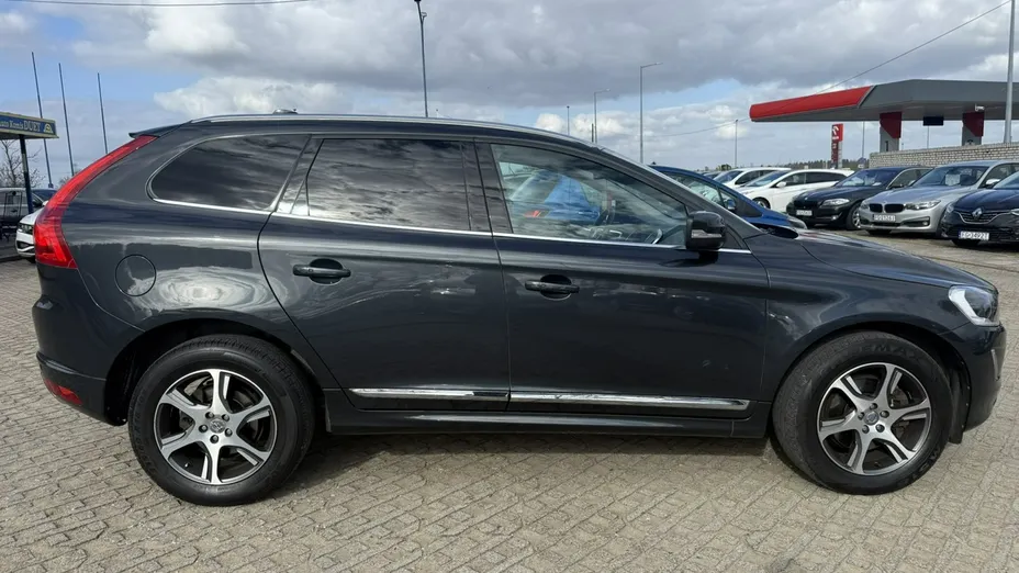 VOLVO XC60 -