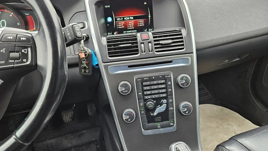 VOLVO XC60 -