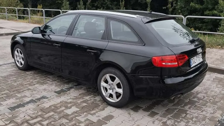 AUDI A4 -