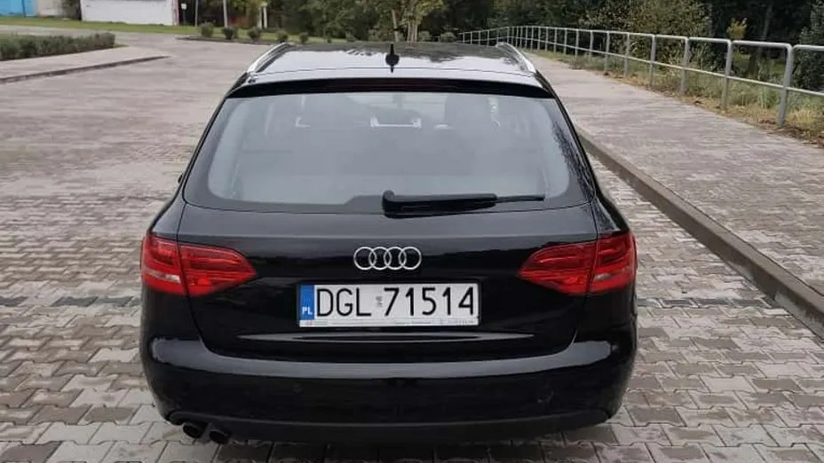 AUDI A4 -