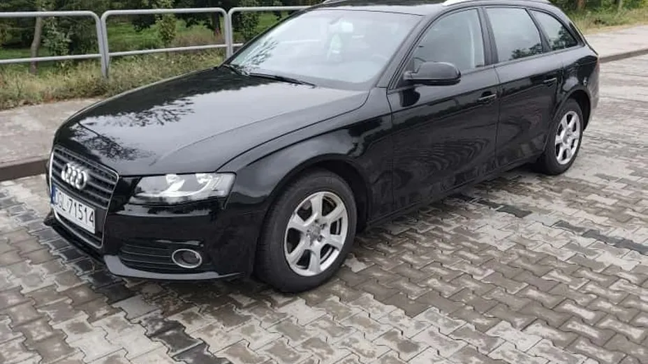 AUDI A4 -