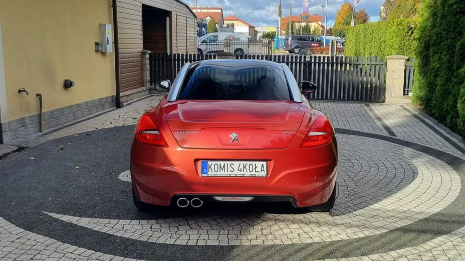 PEUGEOT RCZ -