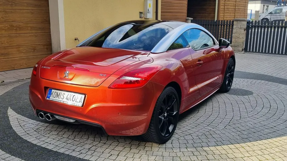 PEUGEOT RCZ -