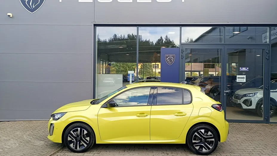 PEUGEOT 208 -