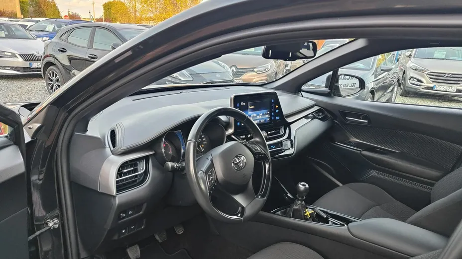 TOYOTA C-HR -