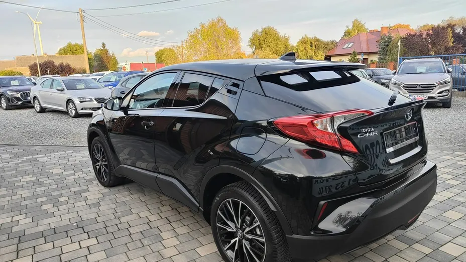 TOYOTA C-HR -
