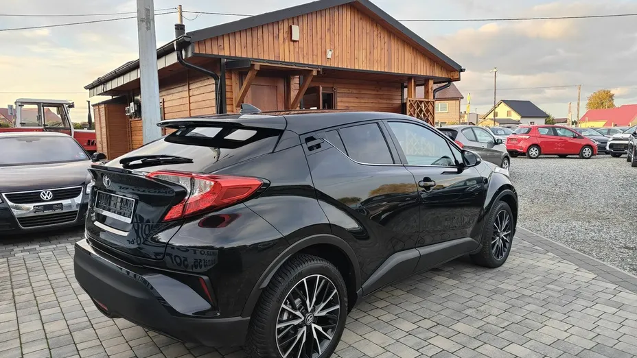 TOYOTA C-HR -