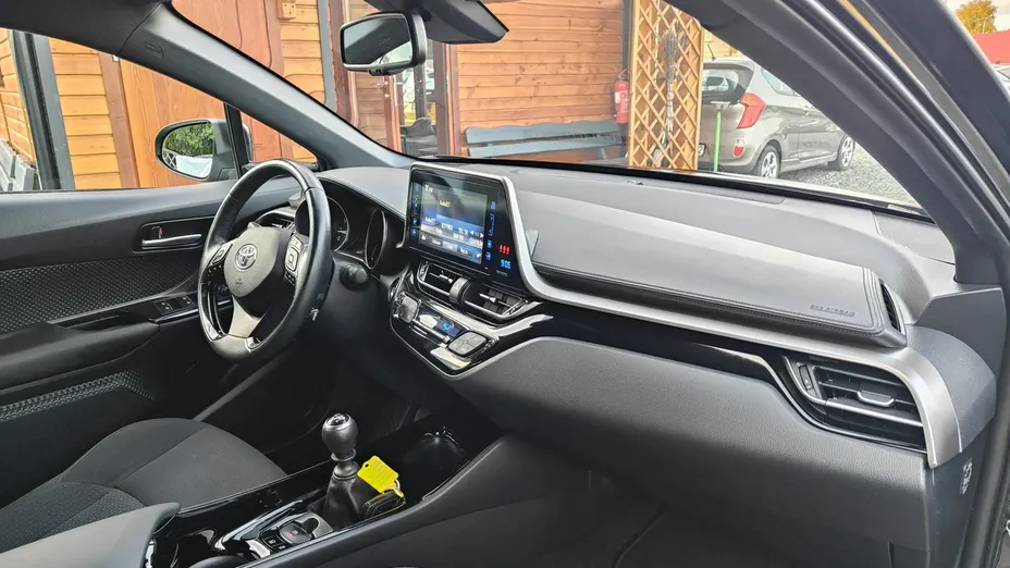 TOYOTA C-HR -