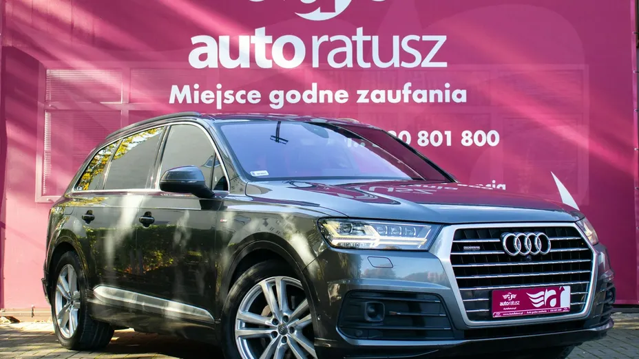 AUDI Q7 -