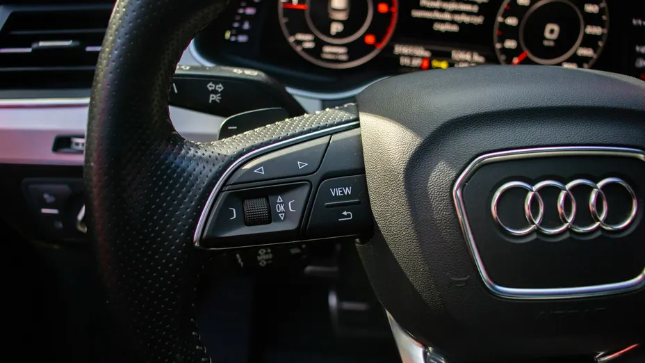 AUDI Q7 -