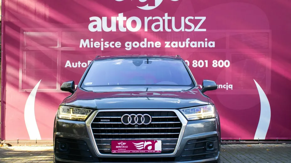 AUDI Q7 -