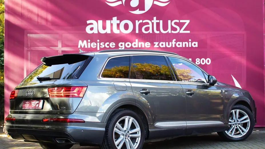 AUDI Q7 -