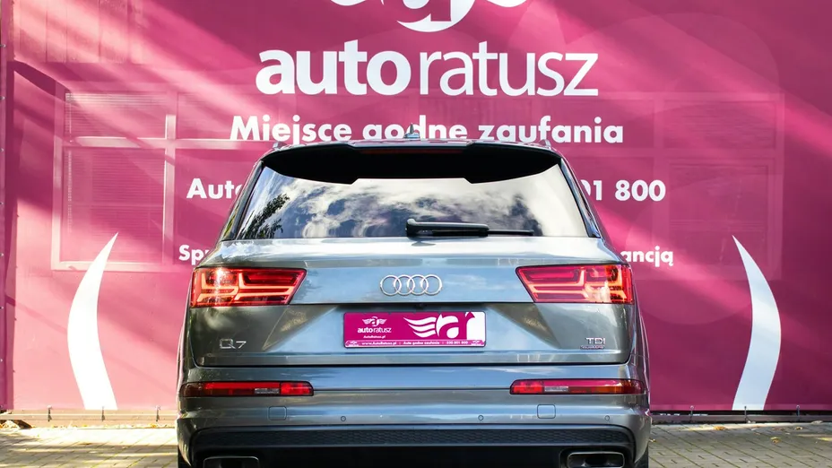AUDI Q7 -