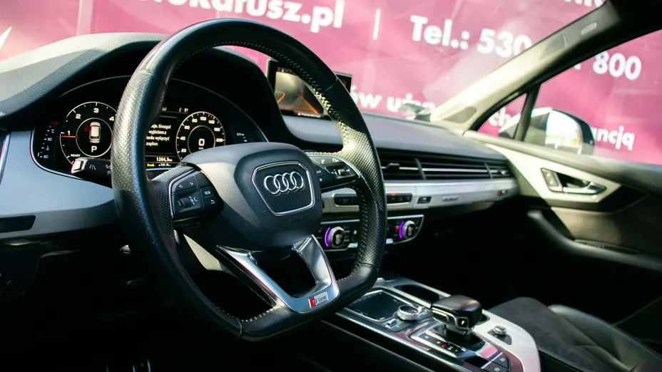 AUDI Q7 -
