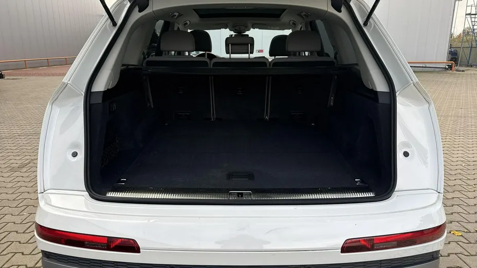 AUDI Q7 -