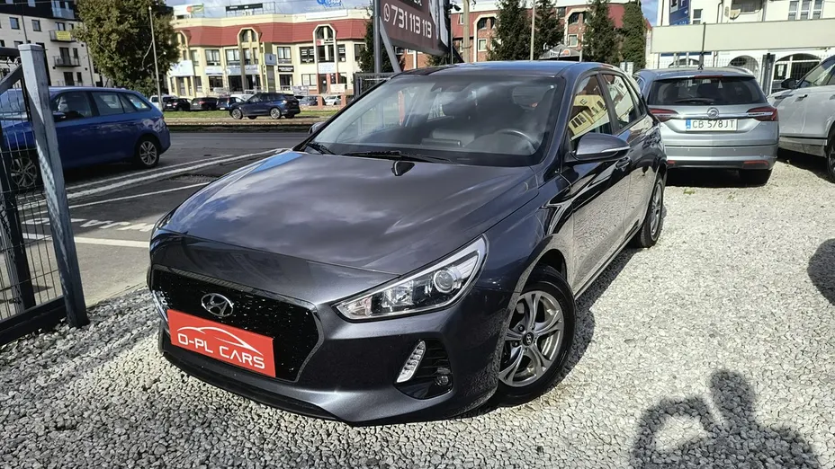 HYUNDAI i30 -