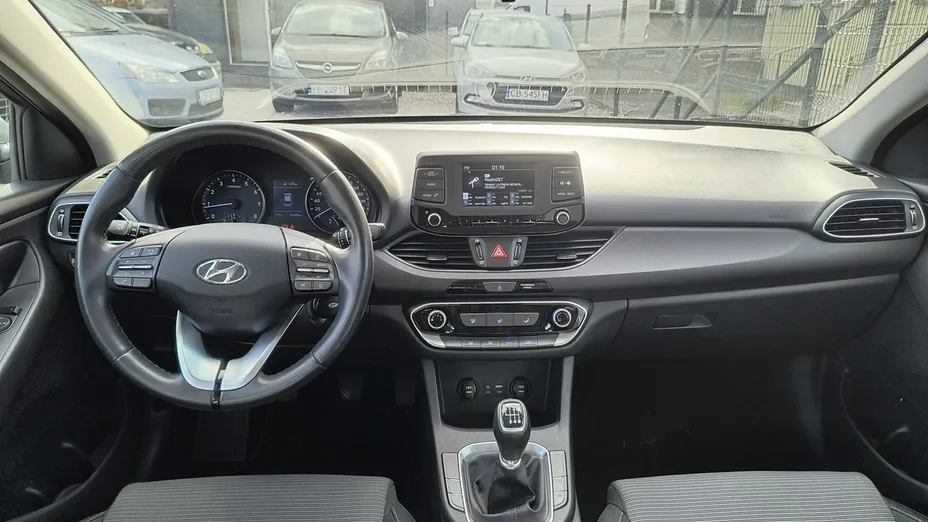 HYUNDAI i30 -