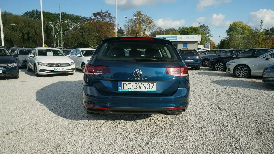 VOLKSWAGEN Passat -