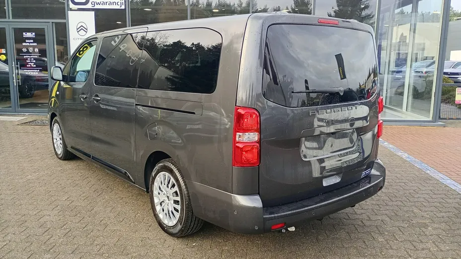 PEUGEOT Traveller -
