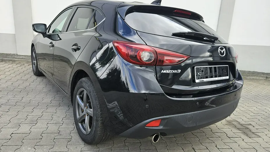 MAZDA 3 -