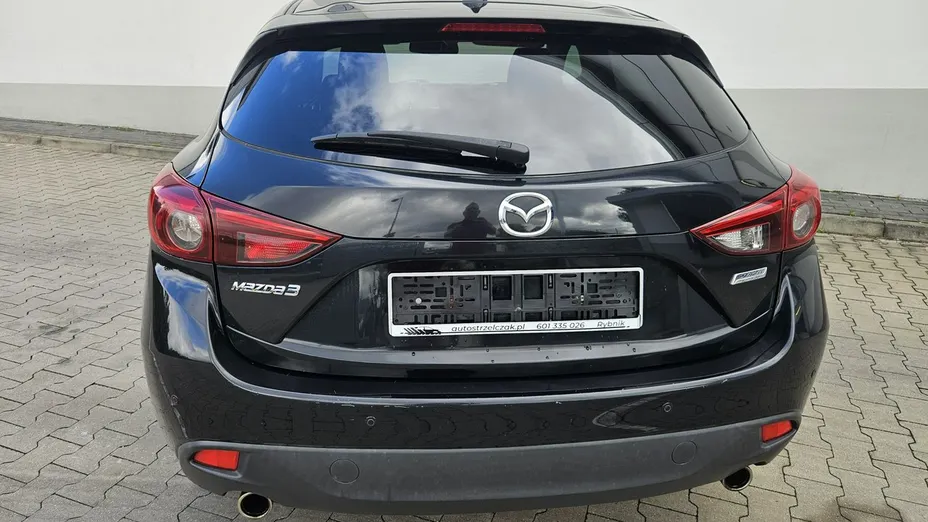 MAZDA 3 -