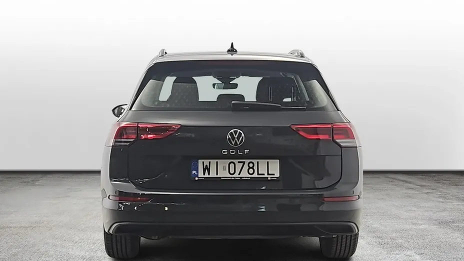 VOLKSWAGEN Golf -