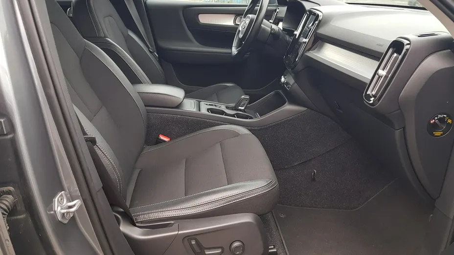 VOLVO XC40 -
