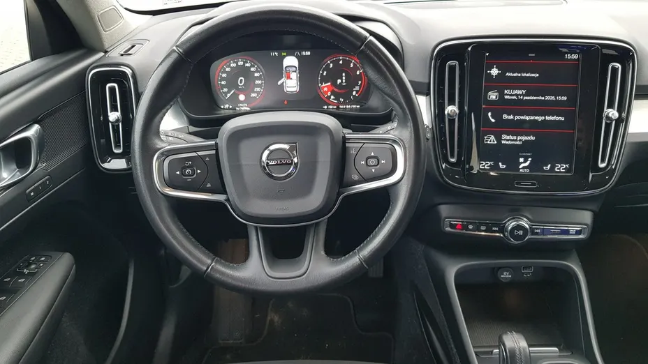 VOLVO XC40 -