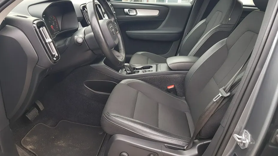 VOLVO XC40 -
