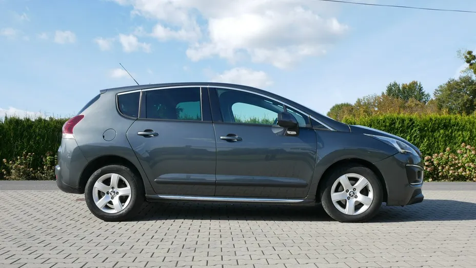 PEUGEOT 3008 -
