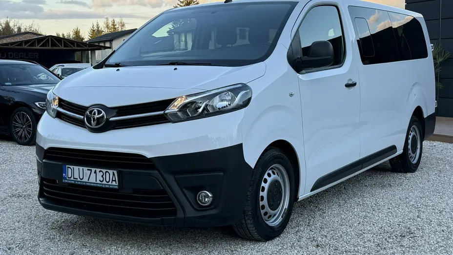 TOYOTA Proace Verso -