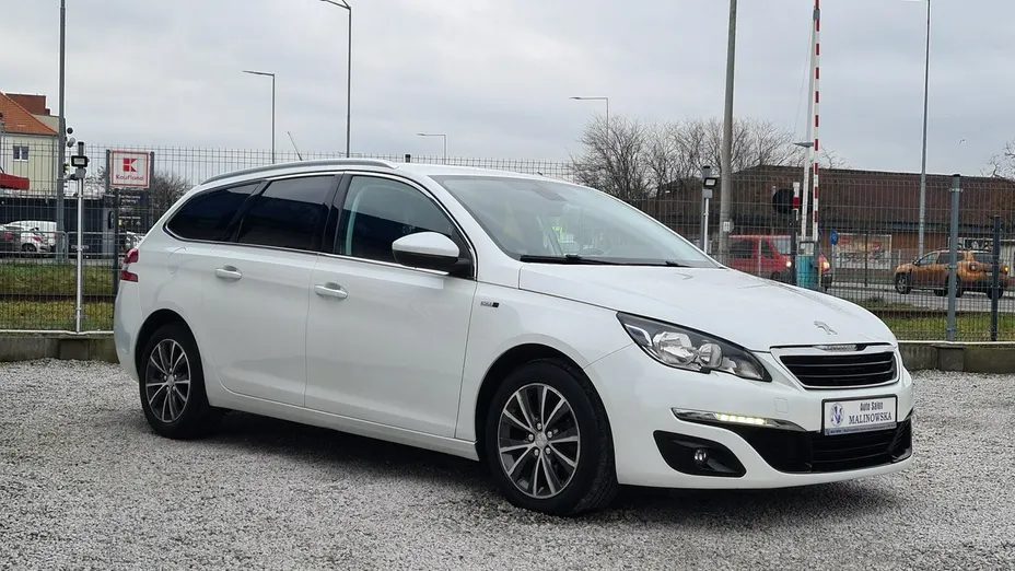 PEUGEOT 308 -