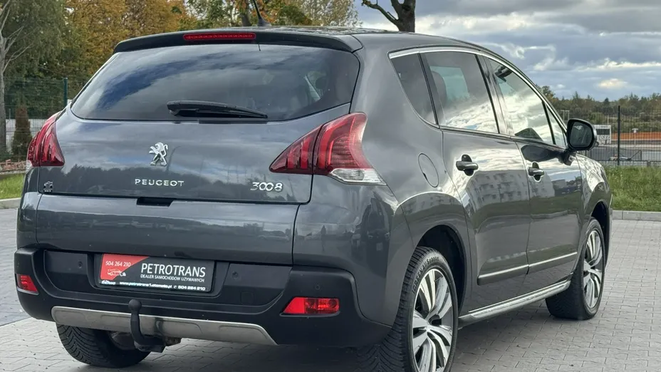 PEUGEOT 3008 -