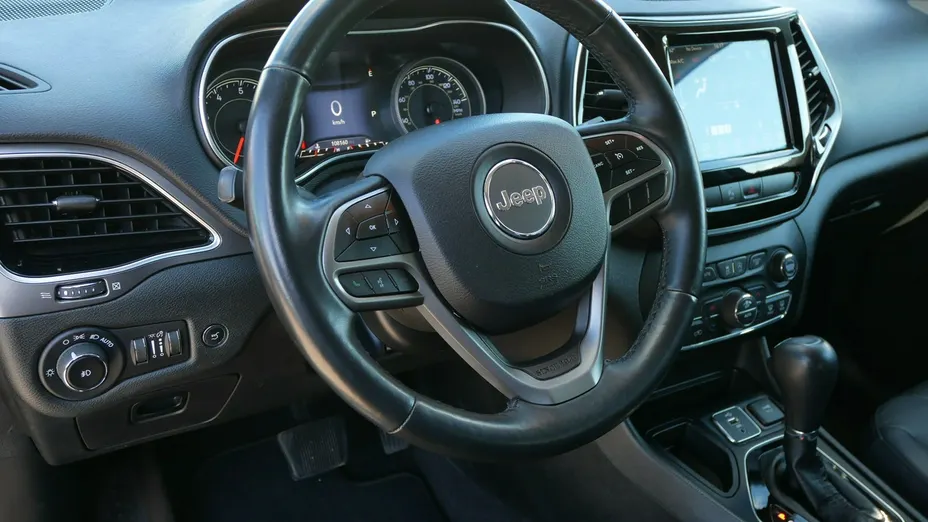 JEEP Cherokee -