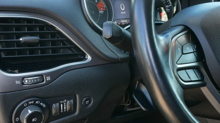 JEEP Cherokee -