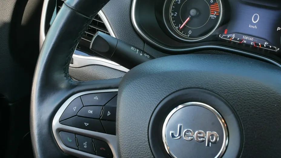 JEEP Cherokee -