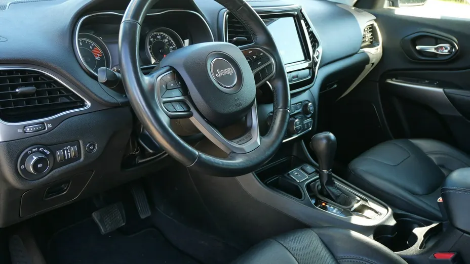 JEEP Cherokee -