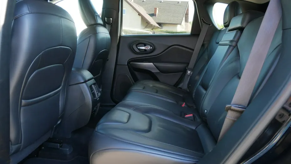 JEEP Cherokee -