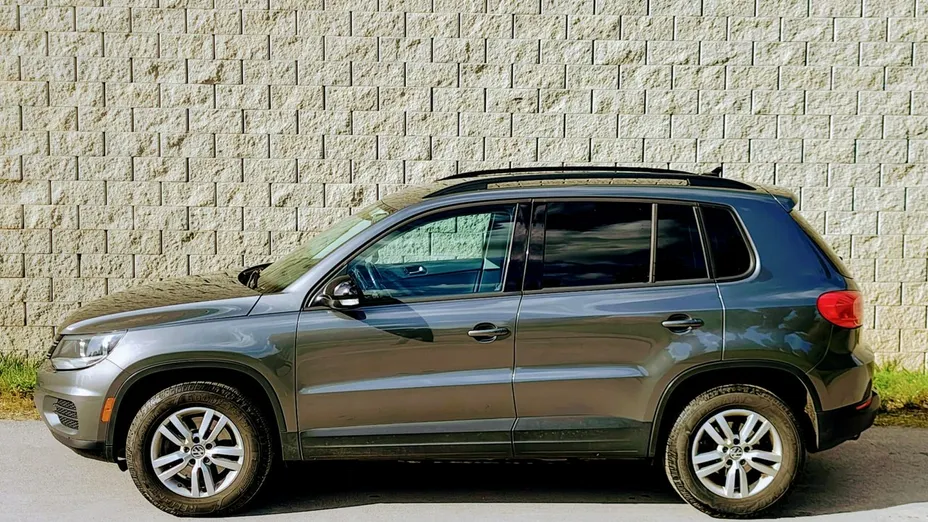 VOLKSWAGEN Tiguan -