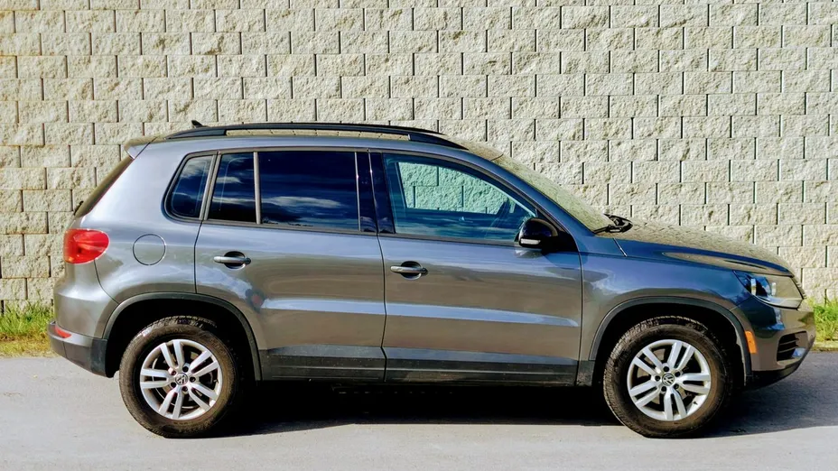 VOLKSWAGEN Tiguan -