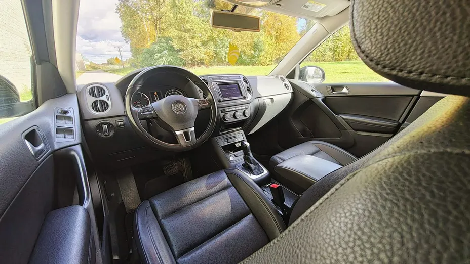 VOLKSWAGEN Tiguan -