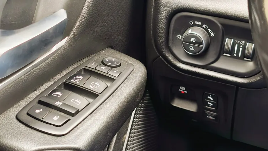 RAM 1500 -