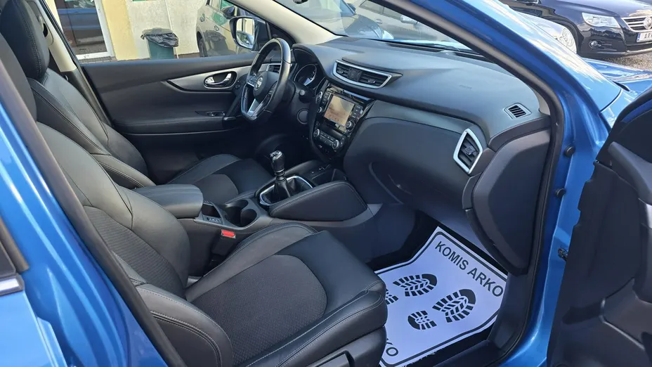 NISSAN Qashqai -