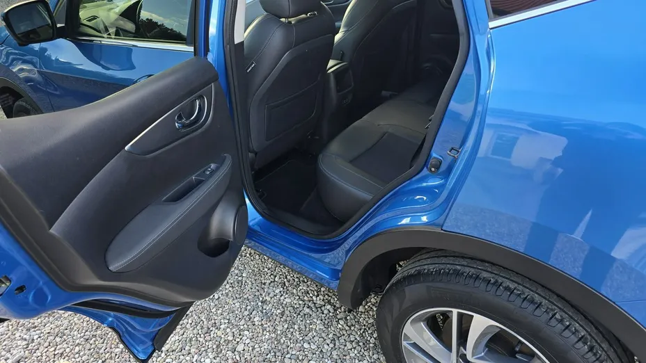 NISSAN Qashqai -