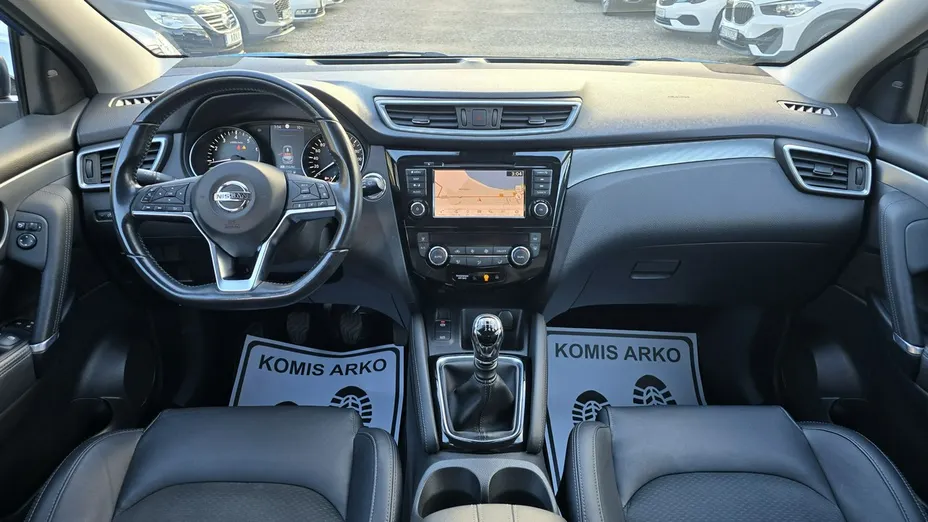 NISSAN Qashqai -