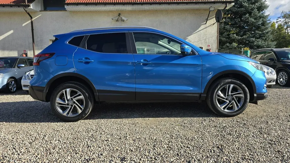 NISSAN Qashqai -