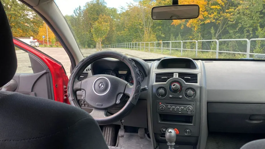 RENAULT Megane -