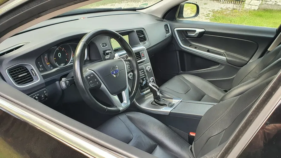 VOLVO S60 -
