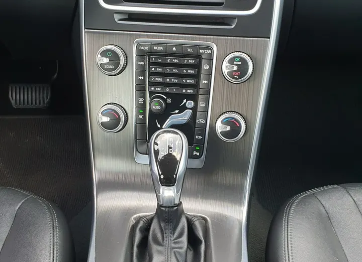 VOLVO S60 -