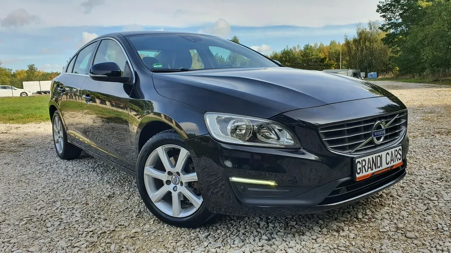 VOLVO S60 -